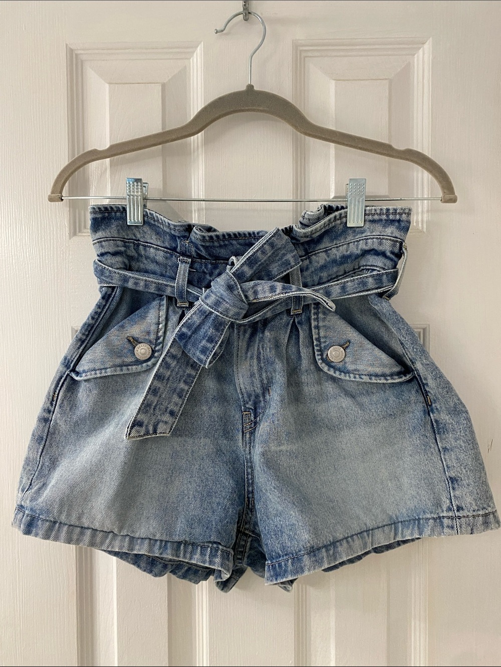 Veronica Beard High-Waist Paperbag Denim Shorts with Tie Belt - Light Blue